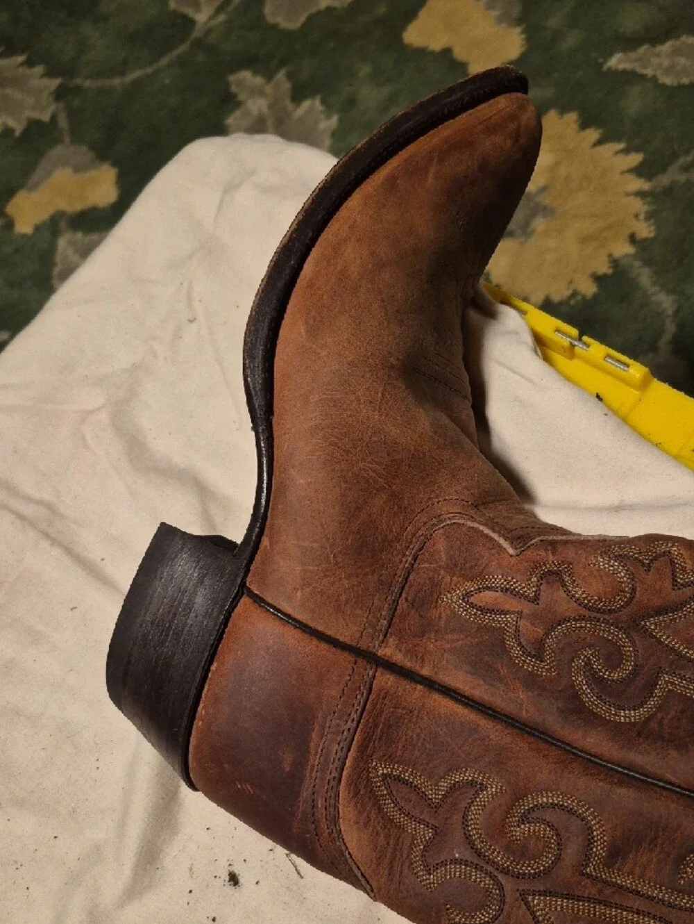 Justin Boots Men's Distressed Brown Leather Western Boots